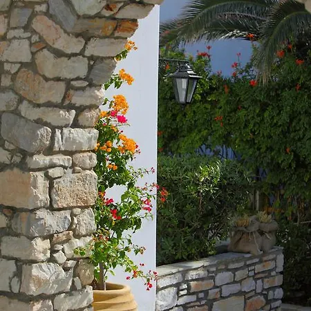 Ostria מלון דירות