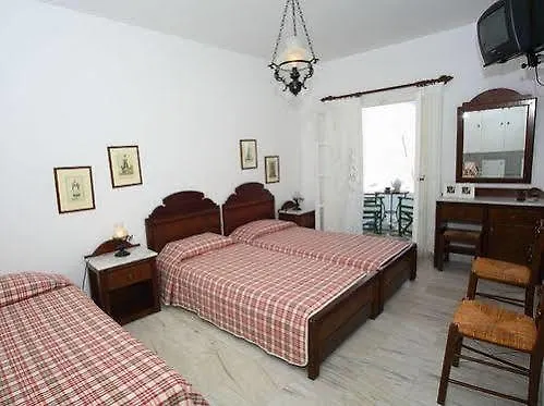 Ostria 公寓式酒店 纳乌萨