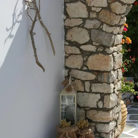 Ostria Naousa