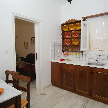 Ξενοδοχείο με διαμερίσματα Ostria