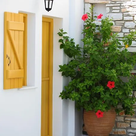 Ostria Ξενοδοχείο με διαμερίσματα 3*