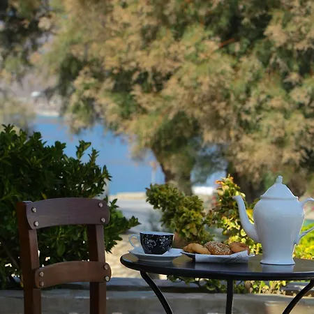 Ξενοδοχείο με διαμερίσματα Ostria