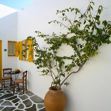 Ξενοδοχείο με διαμερίσματα Ostria