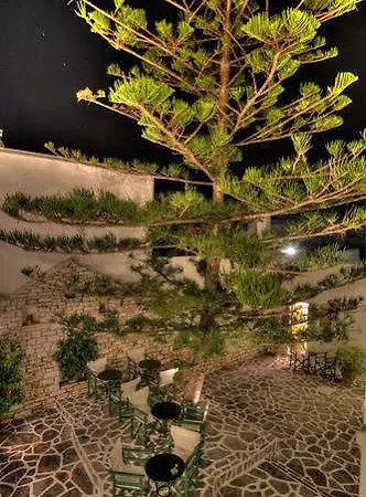 Ostria Apartmanhotel Náusza